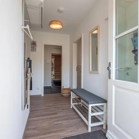 Libelle Mit Sauna بيت للعطل Zirchow