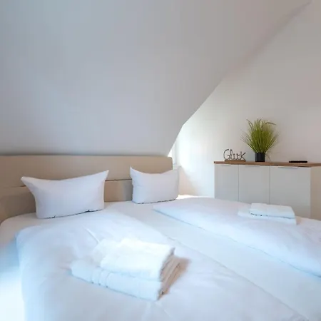 Libelle Mit Sauna بيت للعطل *