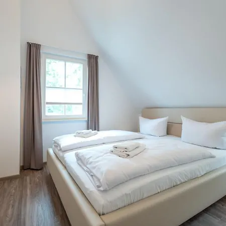 Libelle Mit Sauna بيت للعطل Zirchow